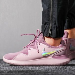 nike women tessen